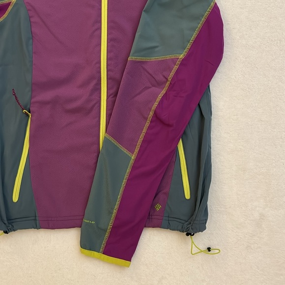 Columbia Women's ‘Sweet As Softshell Berry Jam’ Omni-Shield Jacket - Picture 6 of 12